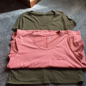 Old navy boyfriend bundle- 2 shirts
